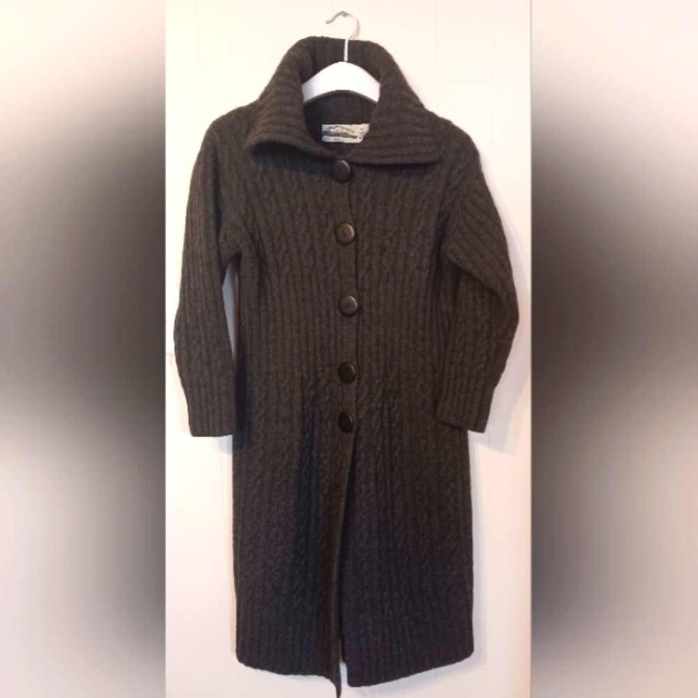 Aran crafts vintage Merino wool gray cable knit cardigan coat. Size small
